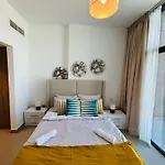 Beautiful View, Fully-Equipped Apartment