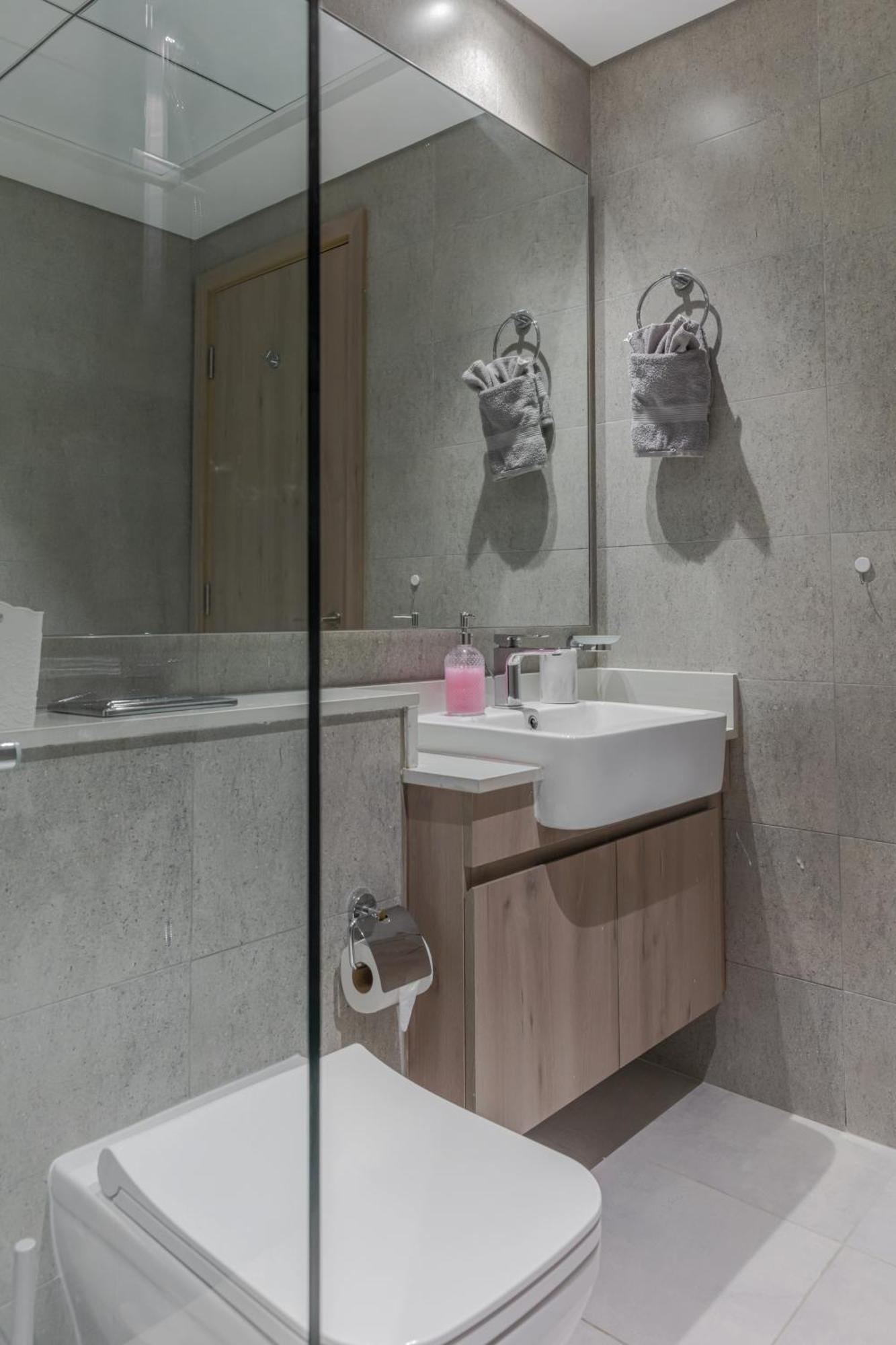 Beautiful View, Fully-equipped Apartment Dubai